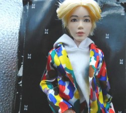 11 INCH OFFICIAL BTS BLONDE HAIR JIN, KOREAN FASHION DOLL, COLORFUL OUTFIT